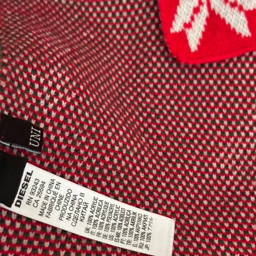 Diesel Rare Limited Edition Holiday Time Santa Scarf